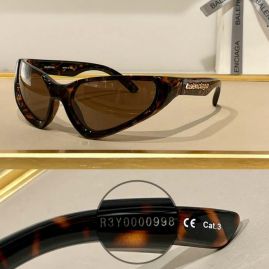 Picture of Balenciga Sunglasses _SKUfw52343066fw